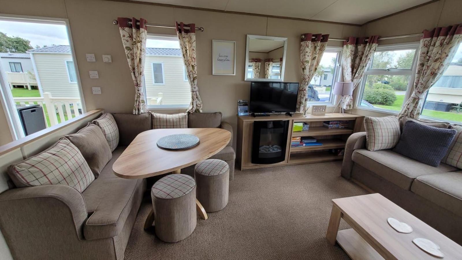 Tattershall Lakes Kingfisher Caravan 8 Berth With Hot Tub & Wifi Zewnętrze zdjęcie