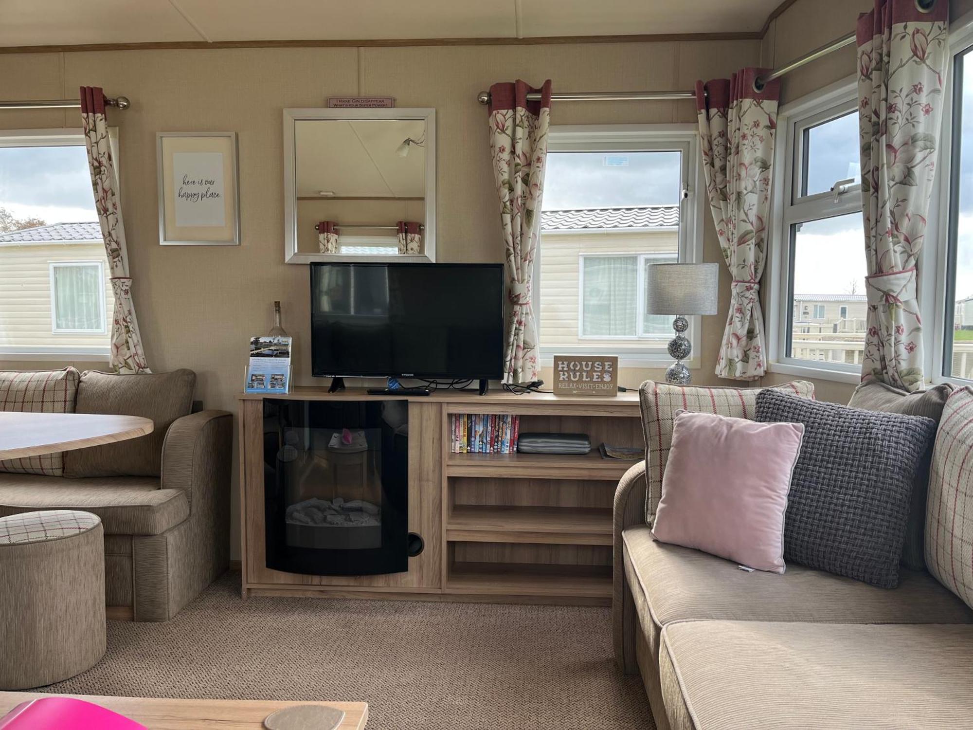 Tattershall Lakes Kingfisher Caravan 8 Berth With Hot Tub & Wifi Zewnętrze zdjęcie