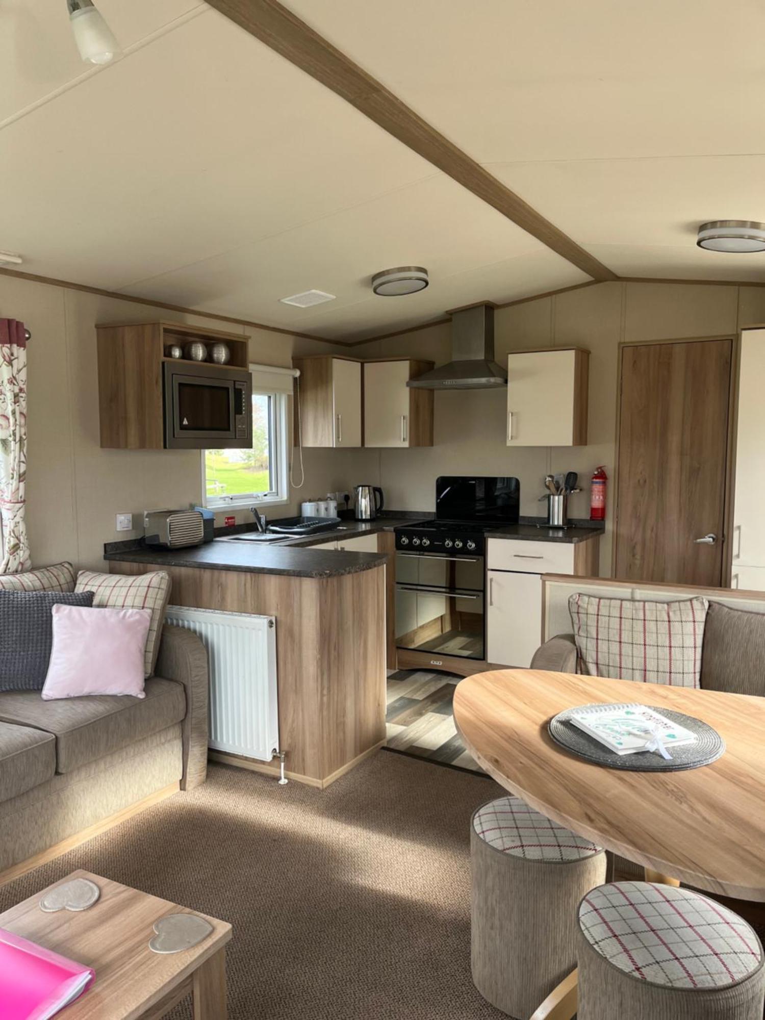 Tattershall Lakes Kingfisher Caravan 8 Berth With Hot Tub & Wifi Zewnętrze zdjęcie