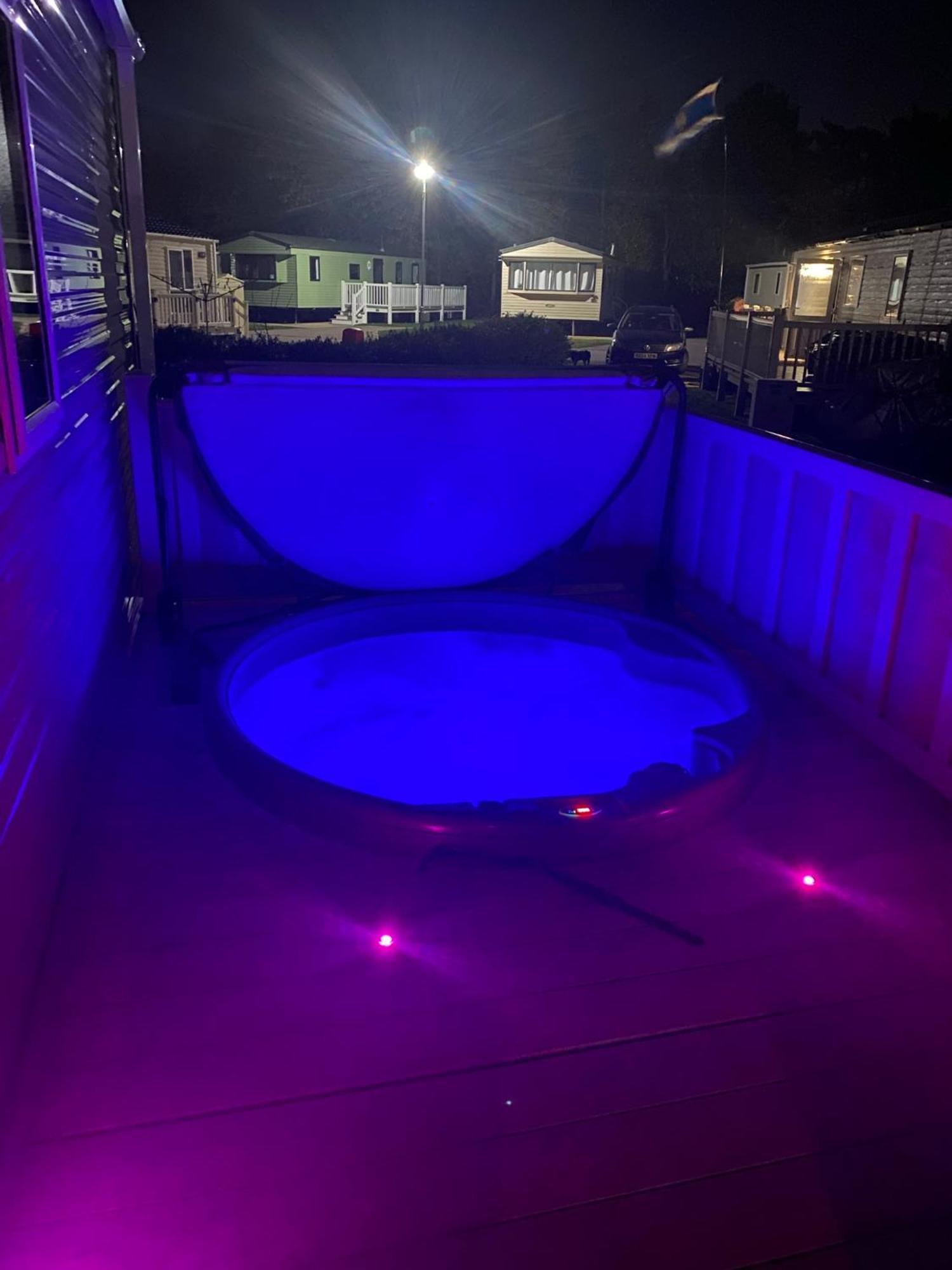 Tattershall Lakes Kingfisher Caravan 8 Berth With Hot Tub & Wifi Zewnętrze zdjęcie